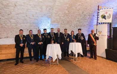 Dobrodelna dražba vin in penin za nakup dializnega aparata.