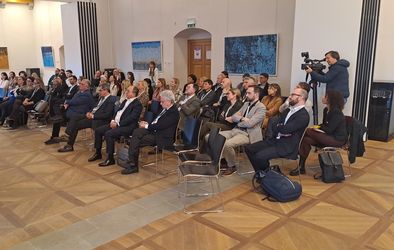 Evropski strokovnjaki s področja plastične in rekonstrukcije kirurgije, splošne kirurgije, ginekologije in onkologije.