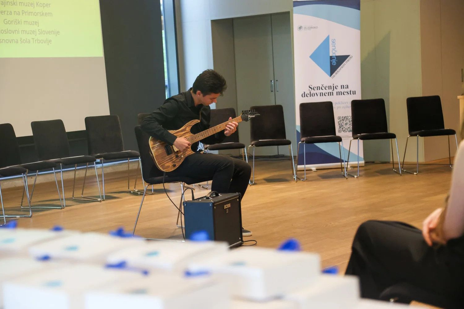 Zaključna prireditev programa Senčenje na delovnem mestu v okviru In&scaron;tituta za mladinsko politiko.