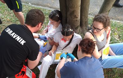 Skupna vaja SB Nova Gorica in PU Nova Gorica za ravnanje v primeru pojava življenja ogrožajočih dogodkov v zdravstveni ustanovi.