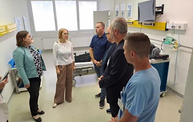 Ministrica za zdravje, dr. Valentina Prevolnik Rupel na obisku v šempetrski bolnišnici.
