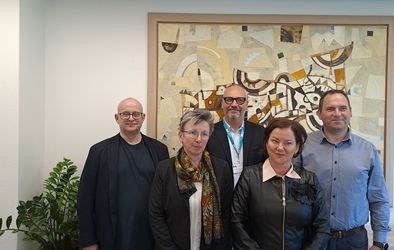 Od leve proti desni: Strokovni direktor SB Nova Gorica Erik Sedevčič, predsednica sveta zavoda SB Nova Gorica dr. Alenka Kolar, aktualni v.d. direktorja SB Nova Gorica Dimitrij Klančič, v.d. direktorja SB Nova Gorica s 1.5.2026 Ingrid Kuk Kikl, pomočnik direktorja za zdravstveno nego Alojša Juretič.