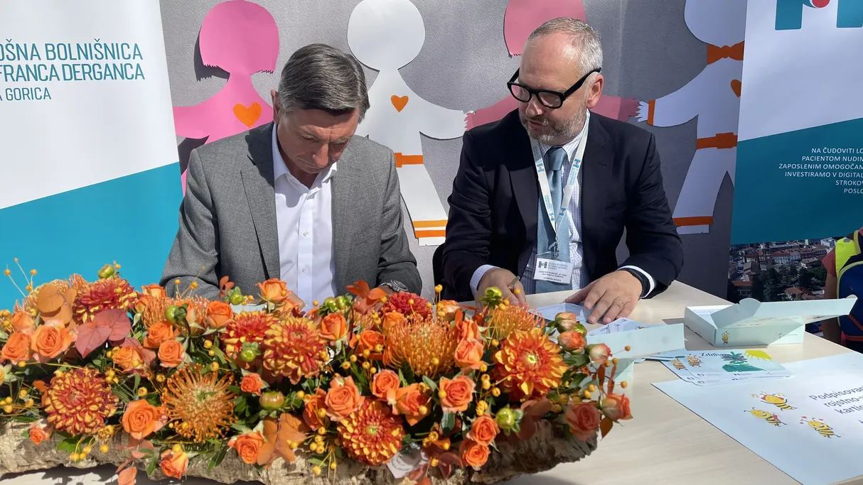Bivši predsednik republike Slovenije Borut Pahor in direktor šempetrske bolnišnice Dimitrij Klančič.