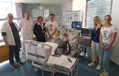 Stojnice ob mednarodnem dnevu medicinskih sester v šempetrski bolnišnici