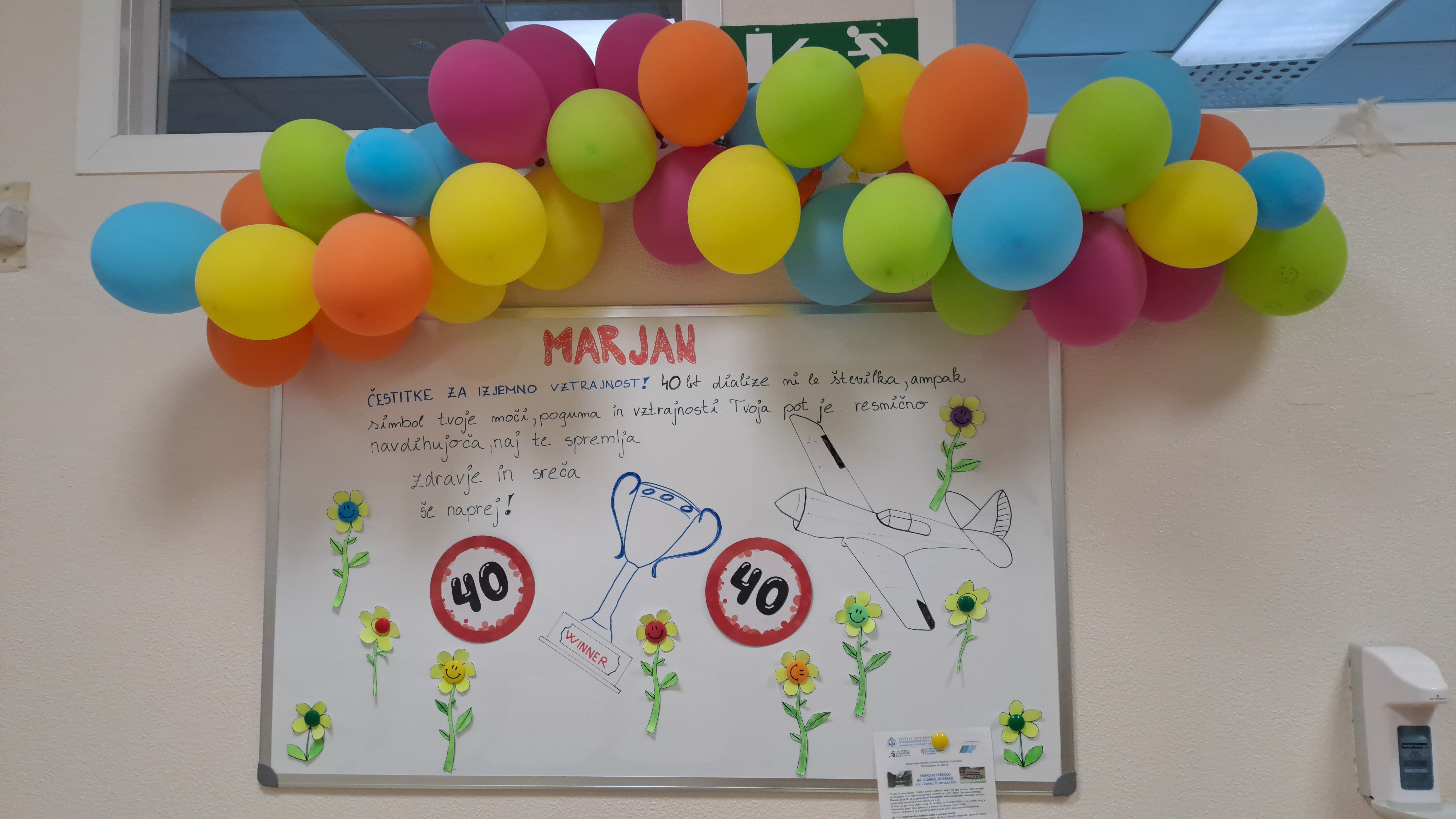 Plakat v čast Marjanu Murovcu, ki je praznoval 40. obletnico življenja z dializo.