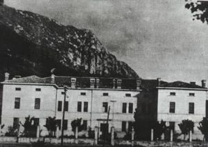 Prva severno-primorska bolnišnica v Vipavi leta 1945