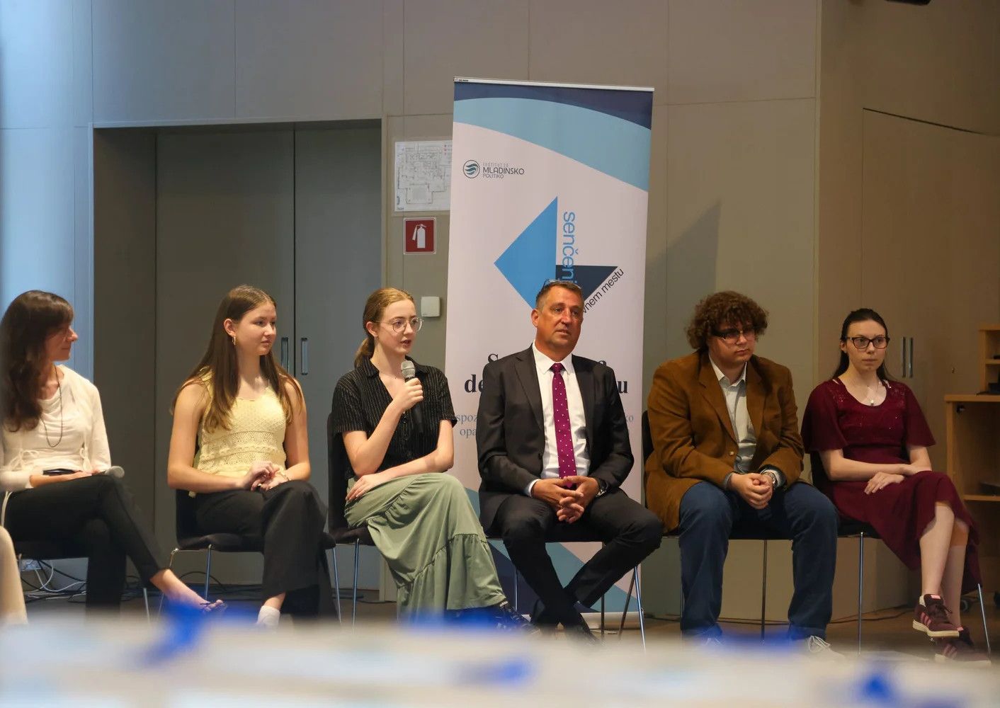 Zaključna prireditev programa Senčenje na delovnem mestu v okviru In&scaron;tituta za mladinsko politiko.