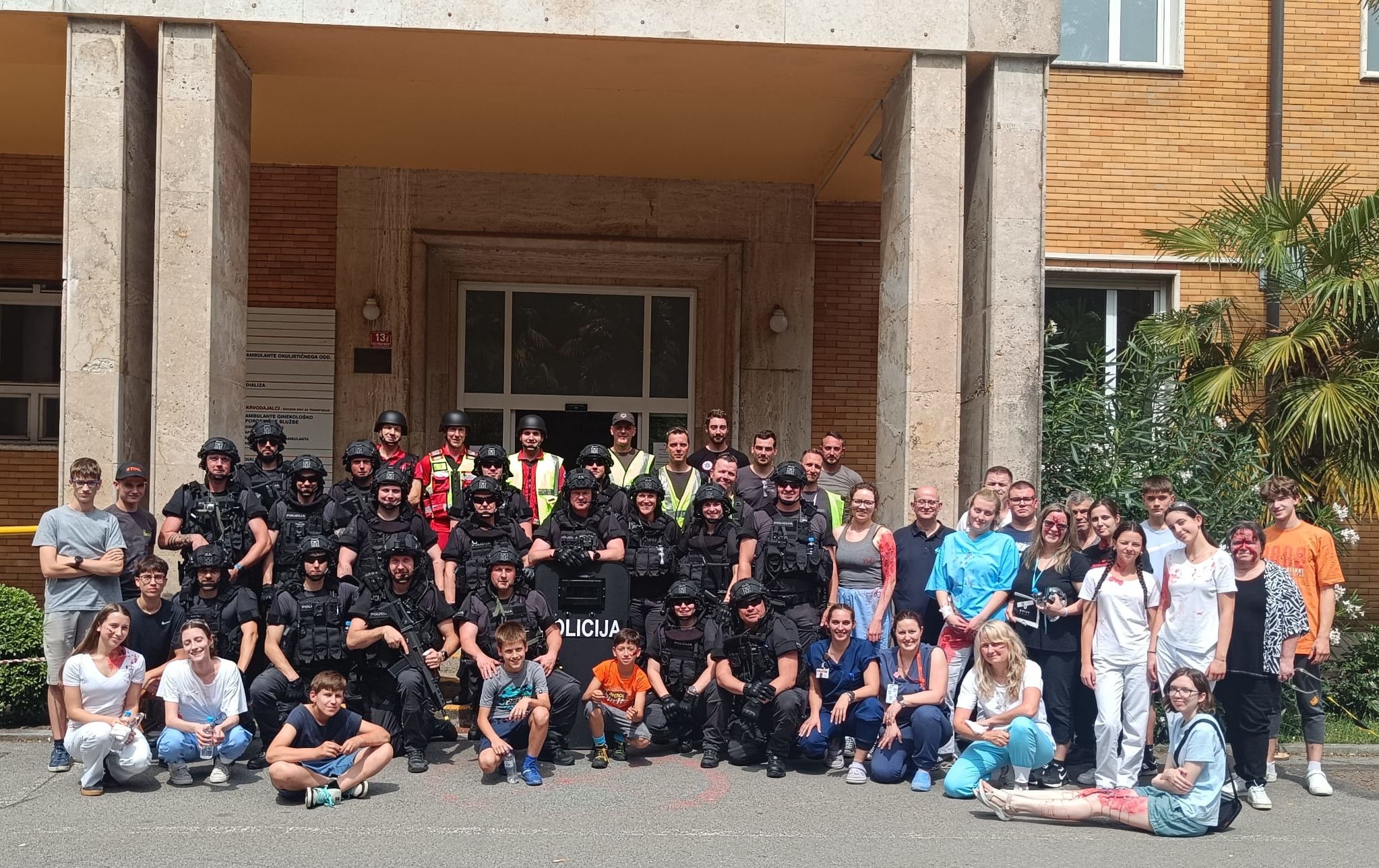 Skupna vaja SB Nova Gorica in PU Nova Gorica za ravnanje v primeru pojava življenja ogrožajočih dogodkov v zdravstveni ustanovi.