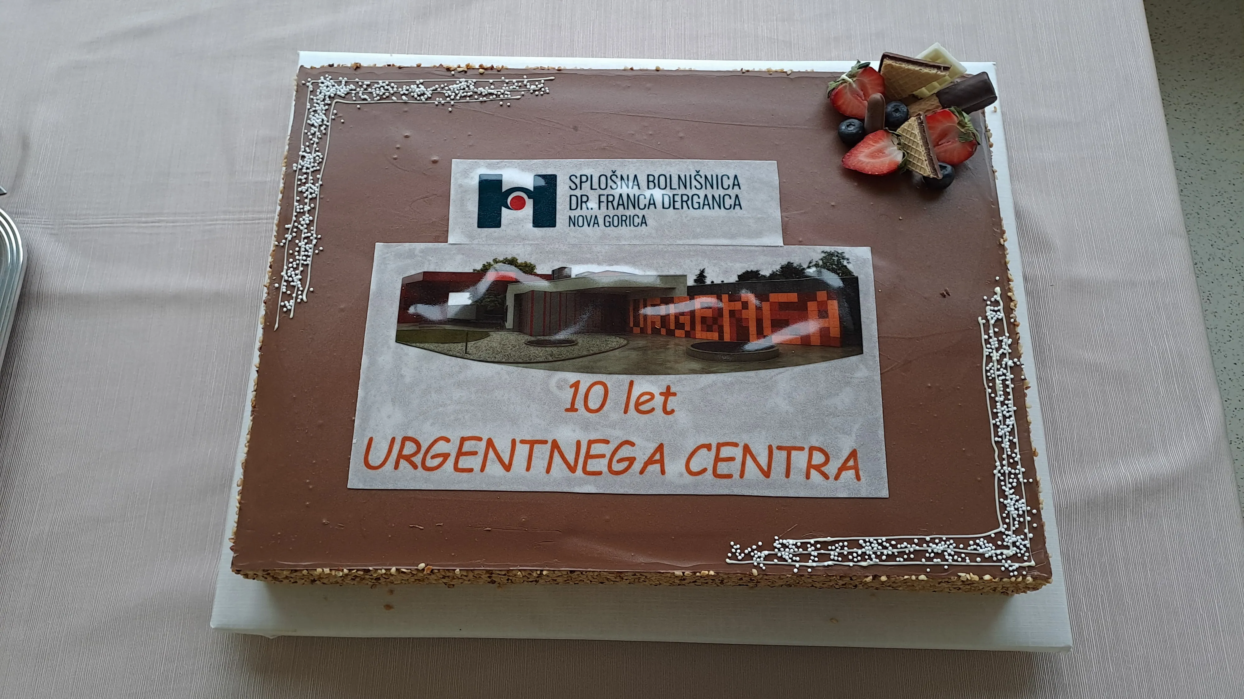 Praznovanje 10. obletnice Urgentnega centra v &scaron;empetrski bolni&scaron;nici.