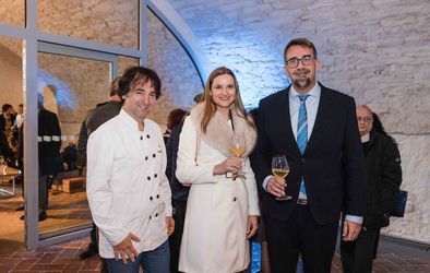 Dobrodelna dražba vin in penin za nakup dializnega aparata.