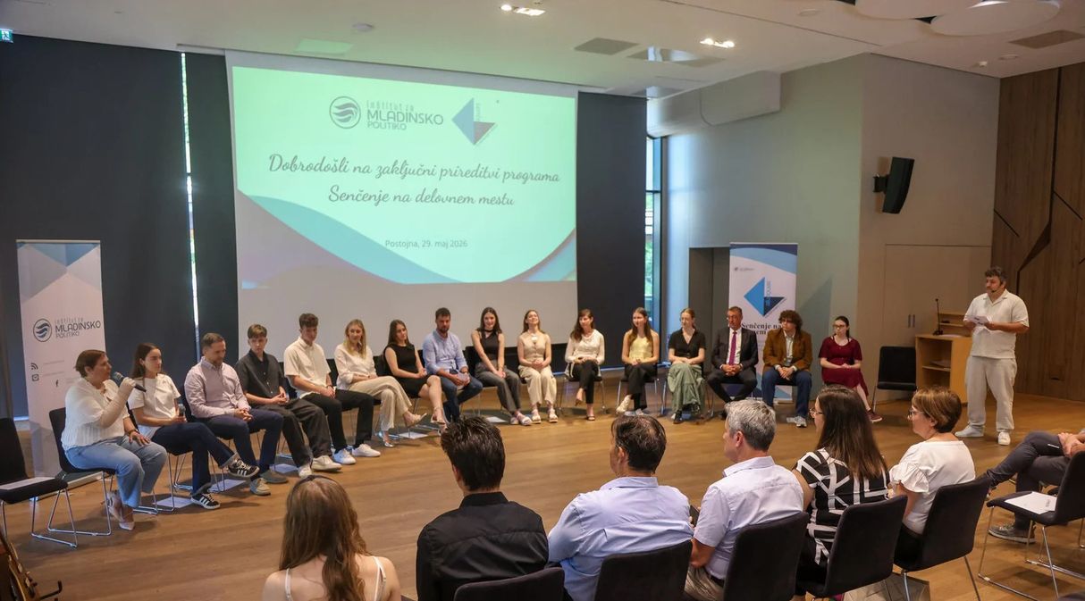Zaključna prireditev programa Senčenje na delovnem mestu v okviru Inštituta za mladinsko politiko.