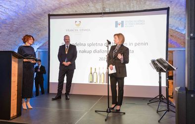 Dobrodelna dražba vin in penin za nakup dializnega aparata.